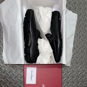 Salvatore Ferragamo Parigi US Mens 7 EE Nero Calf New in Box